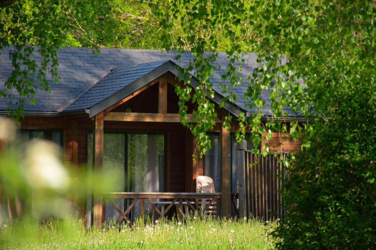 Saint-Germain-du-Teil Les Chalets De Booz מראה חיצוני תמונה