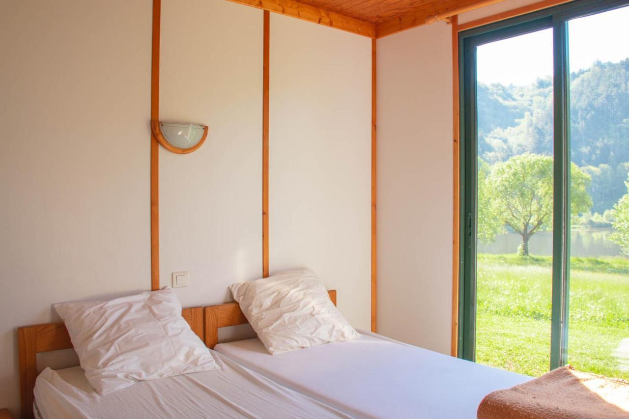 Saint-Germain-du-Teil Les Chalets De Booz מראה חיצוני תמונה