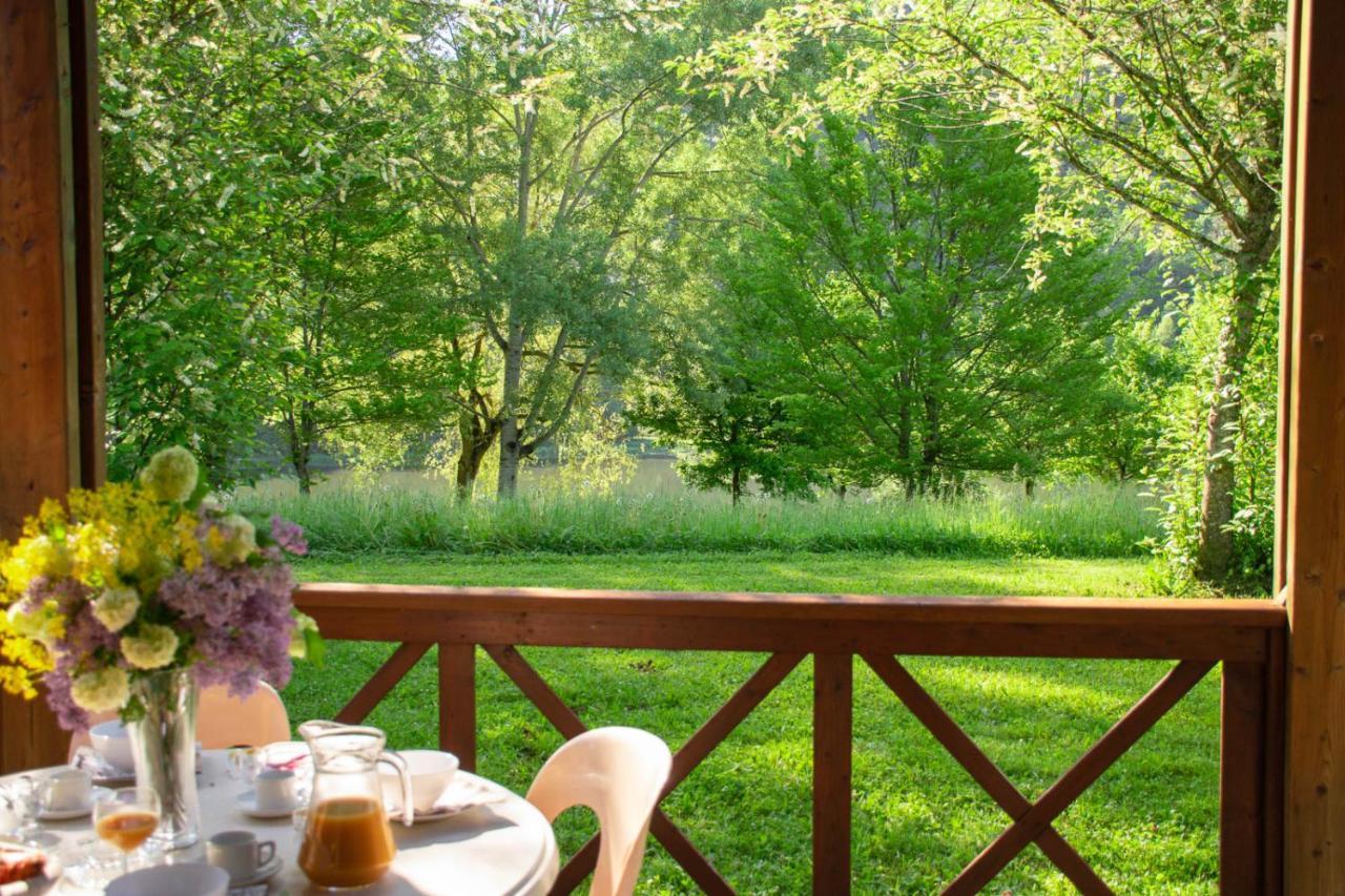 Saint-Germain-du-Teil Les Chalets De Booz מראה חיצוני תמונה