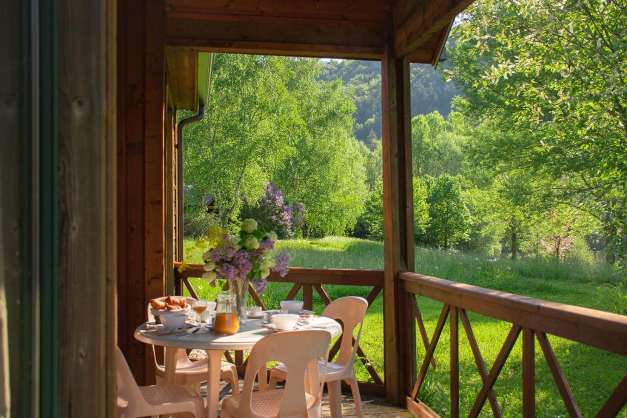 Saint-Germain-du-Teil Les Chalets De Booz מראה חיצוני תמונה