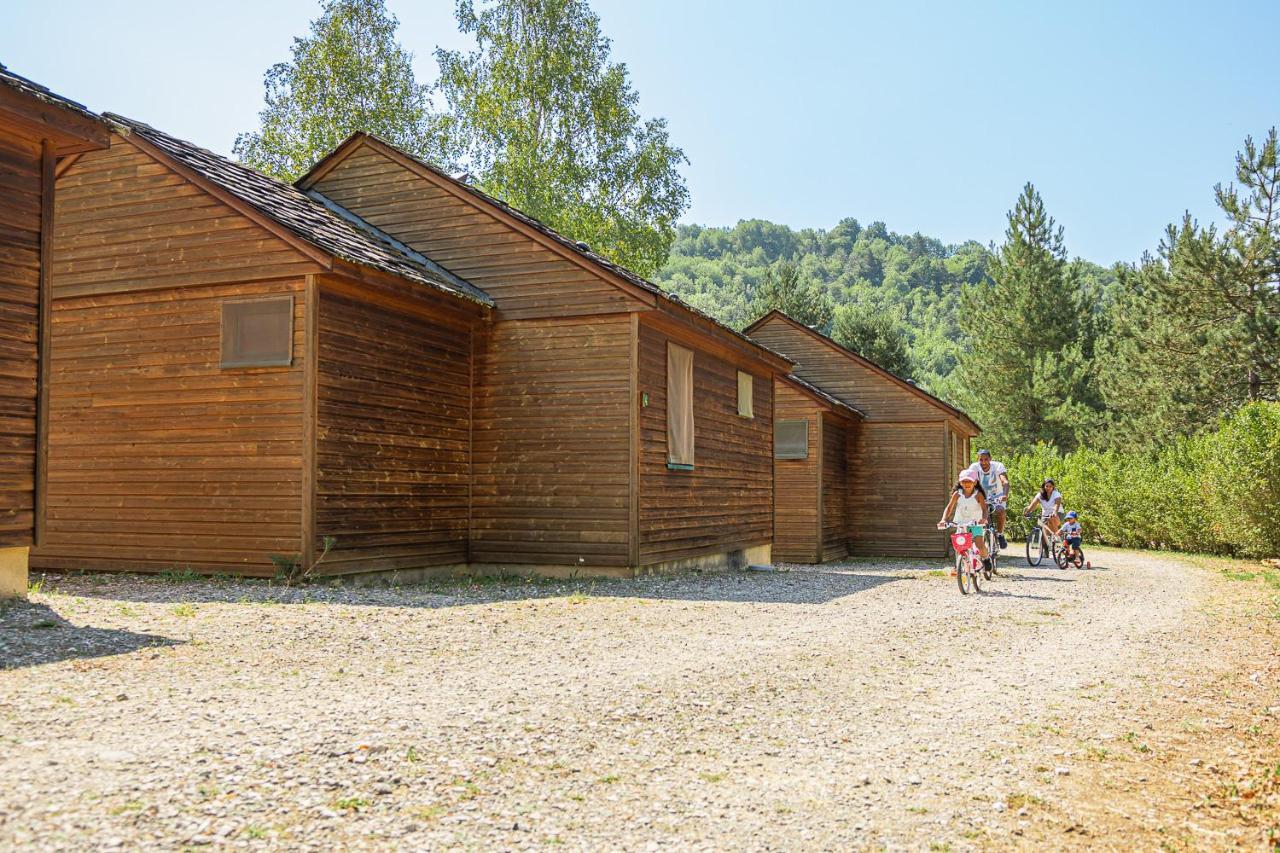 Saint-Germain-du-Teil Les Chalets De Booz מראה חיצוני תמונה