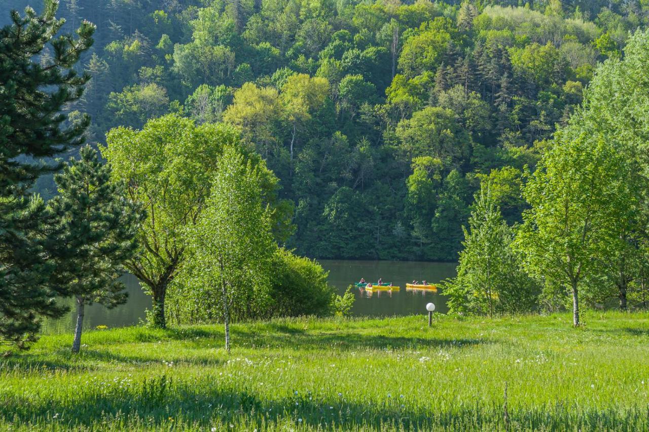 Saint-Germain-du-Teil Les Chalets De Booz מראה חיצוני תמונה