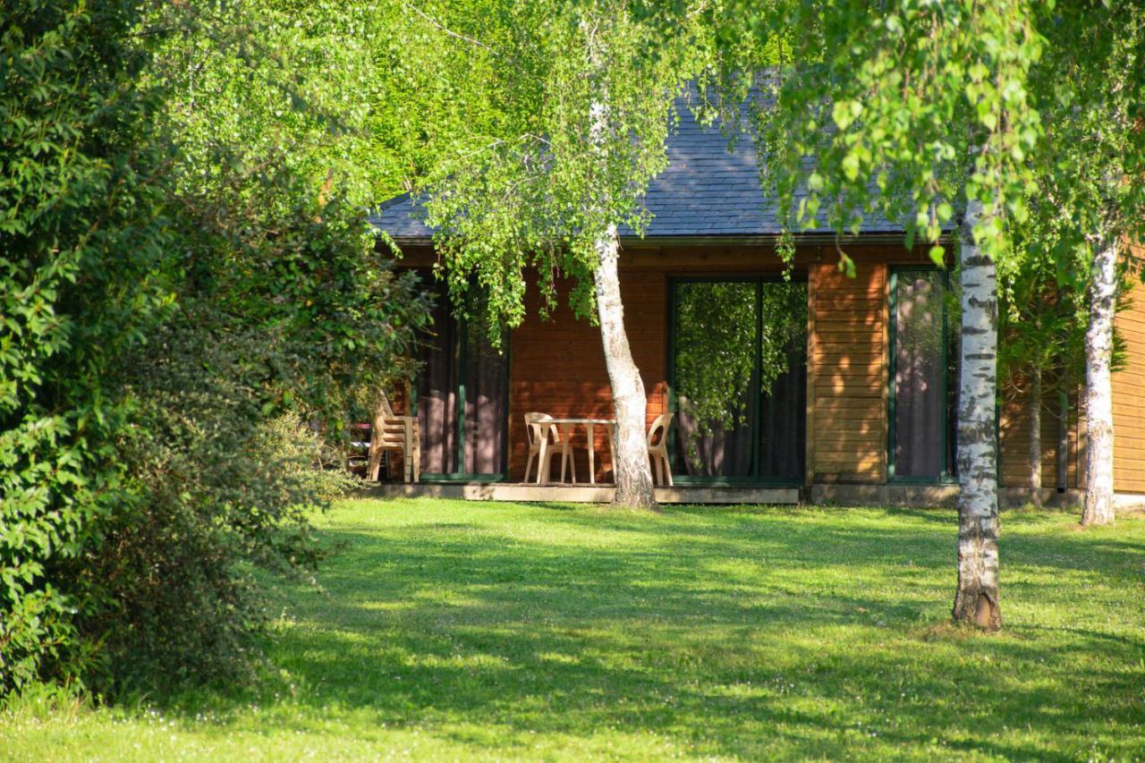 Saint-Germain-du-Teil Les Chalets De Booz מראה חיצוני תמונה