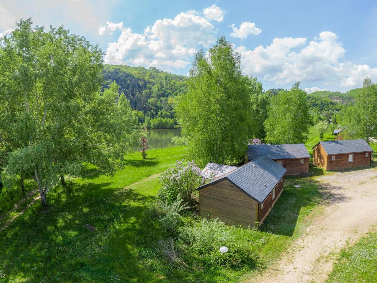 Saint-Germain-du-Teil Les Chalets De Booz מראה חיצוני תמונה